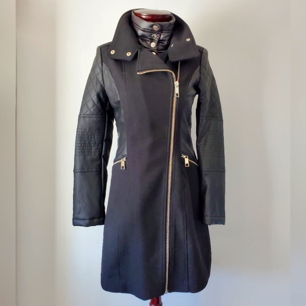Guess NWT black coat with  removable inner vest. Textured twill with quilting.